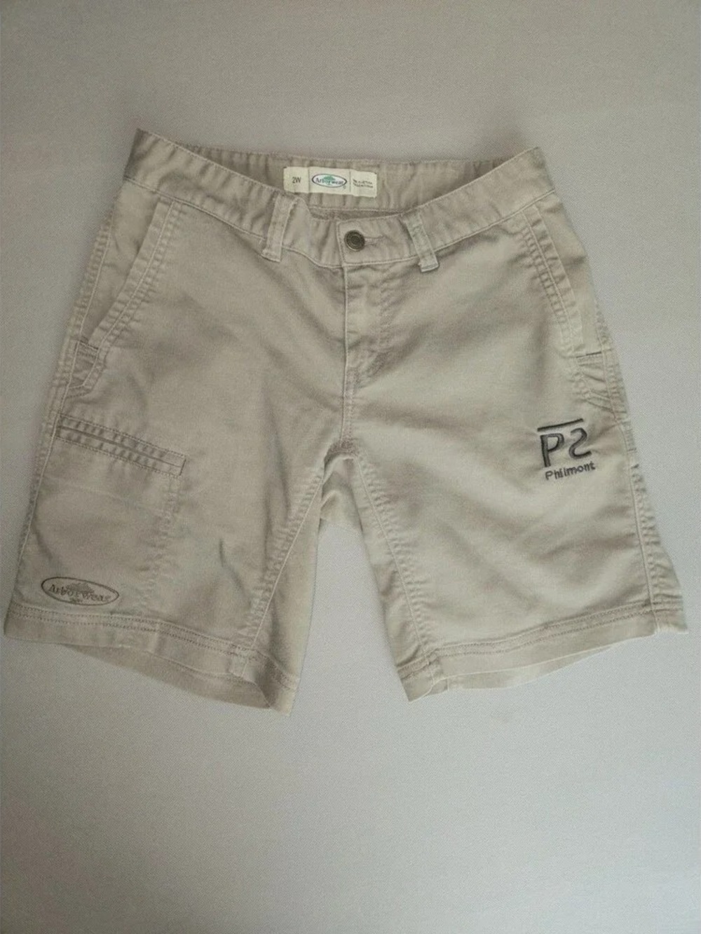 Eddie Bauer Men’s Light Khaki Cargo Shorts with P2 Philmont Patch